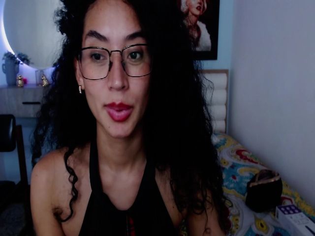Live sex webcam photo for Jade_lee88 #254414757
