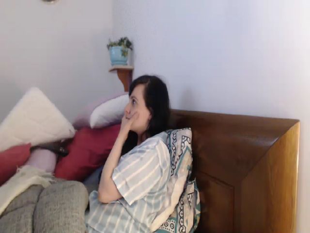 Live sex webcam photo for isabellazee2 #252988003