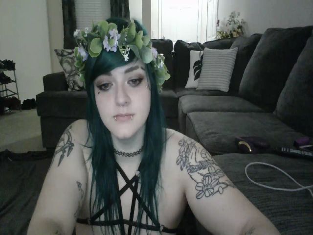 Live sex webcam photo for FloraSky #263022670