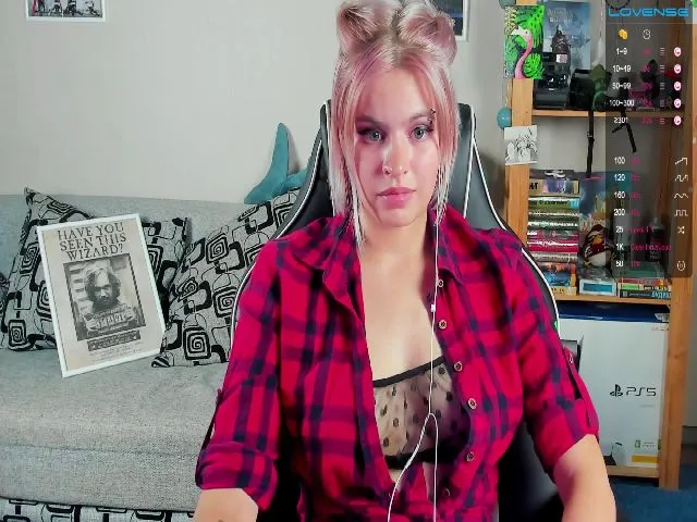 Live sex webcam photo for Sky_Drag0n #255020563