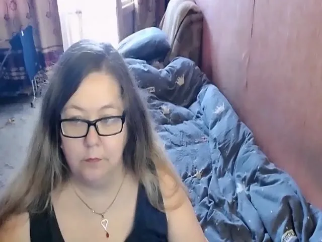 Live sex webcam photo for HotXXXGirl1 #256155537