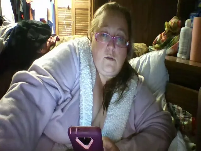 Live sex webcam photo for BBWAngel85 #264073607