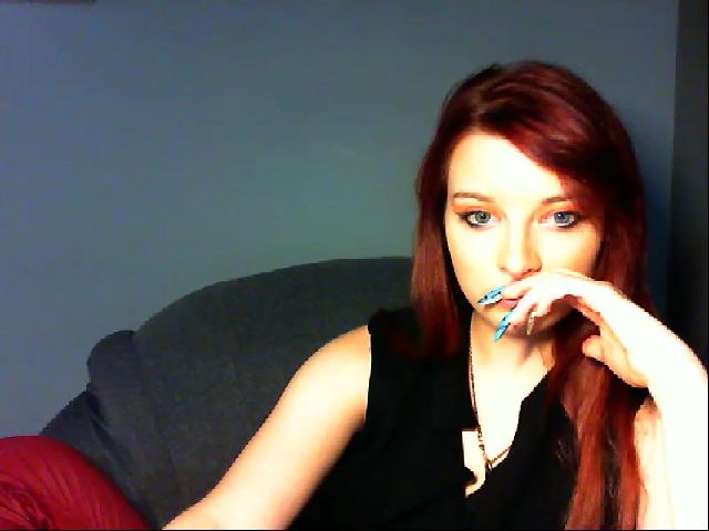 Live sex webcam photo for VirginLuna18 #264381892