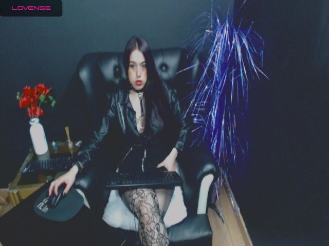 Live sex webcam photo for samantasmithh #265294274