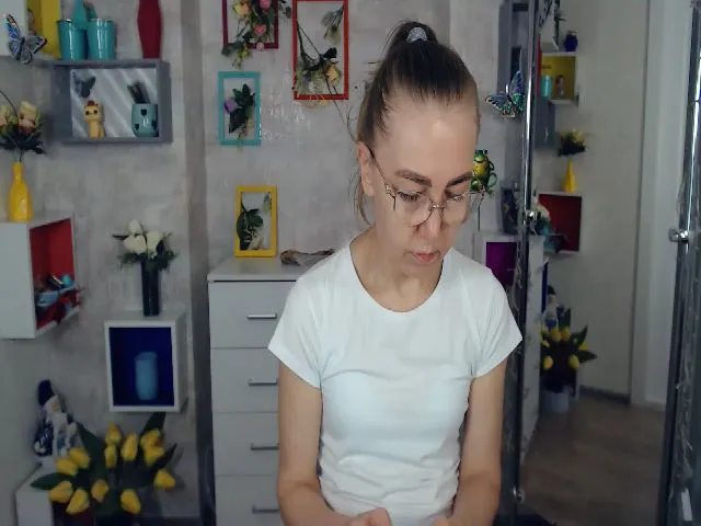Live sex webcam photo for Greybunny #265428080