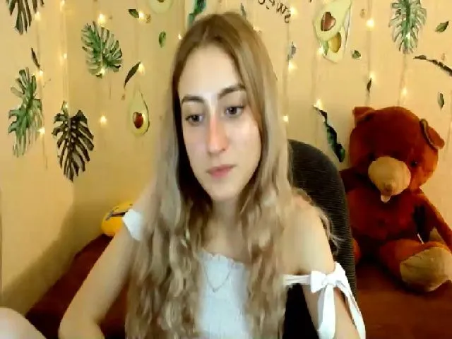 Live sex webcam photo for LinaRum__ #257486374