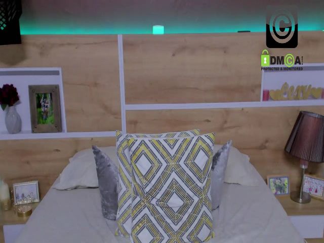 Live sex webcam photo for Lexy_fox2 #264727381