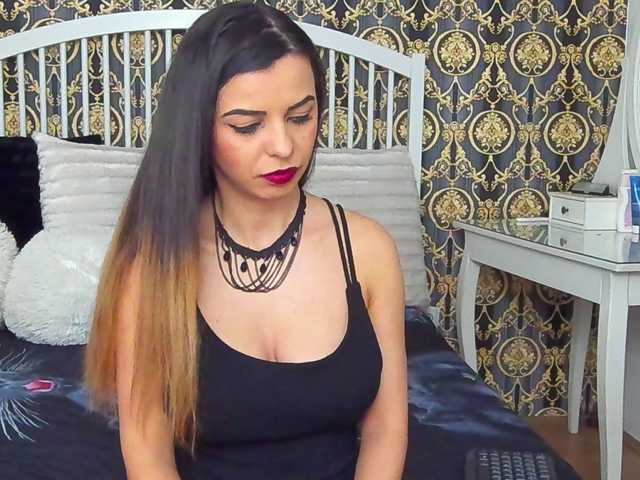 Live sex webcam photo for JuliaHayes90 #241030924