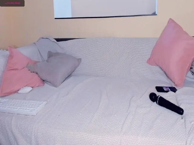 Live sex webcam photo for GoldyGal #253751395