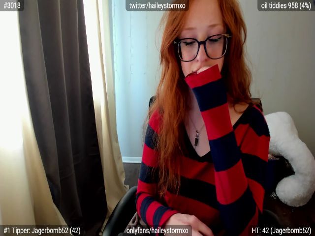 Live sex webcam photo for Haileystormxo #260865316
