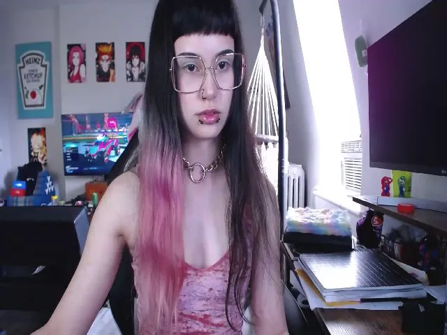 Live sex webcam photo for Littlelolib8 #253147018