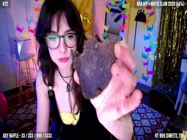 Live sex webcam photo for Yarrow #259781771