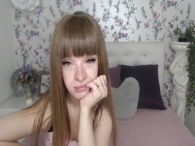 Live sex webcam photo for Ssexy_Kitty #255574165