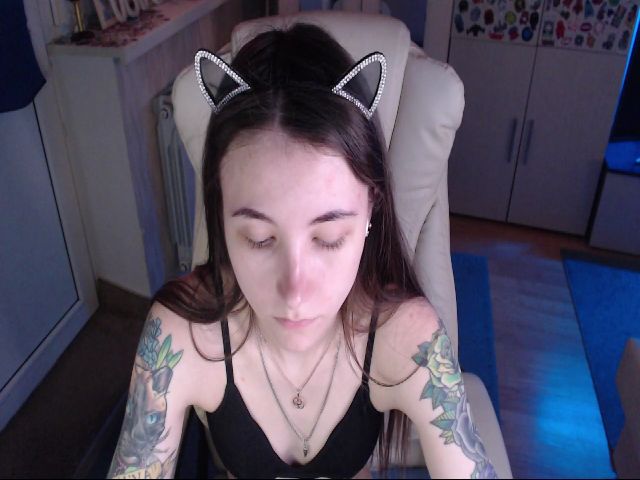 Live sex webcam photo for KeyshaLush #256244689