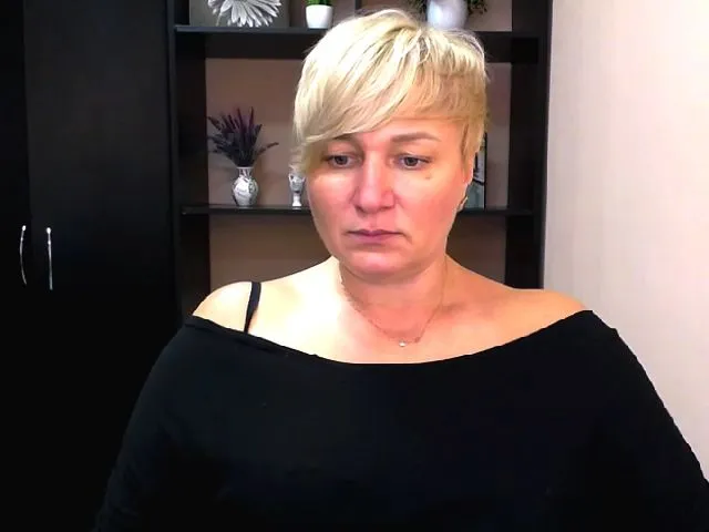 Live sex webcam photo for KailyMey #262716956