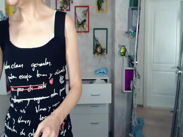 Live sex webcam photo for Greybunny #257555962