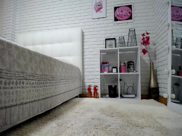 Live sex webcam photo for Malina_XXX #265492501