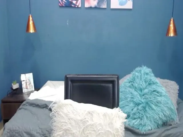 Live sex webcam photo for Estefany_24 #253093930