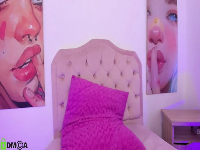 Live sex webcam photo for Evee_j #258663747