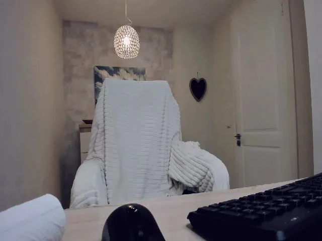 Live sex webcam photo for TheNorthQueen #262283231