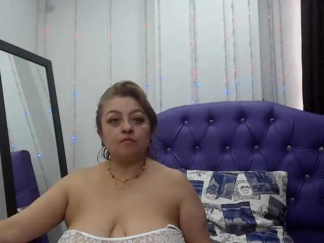 Live sex webcam photo for roxane05 #241261809