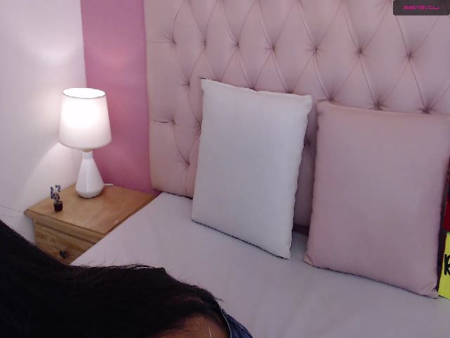 Live sex webcam photo for Keyra_R #262729916