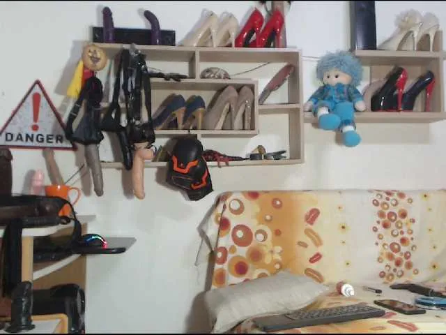 Live sex webcam photo for mistressmiry #241157665