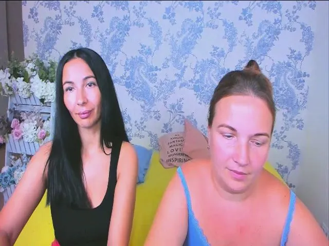 Live sex webcam photo for NikaRysa #254453811