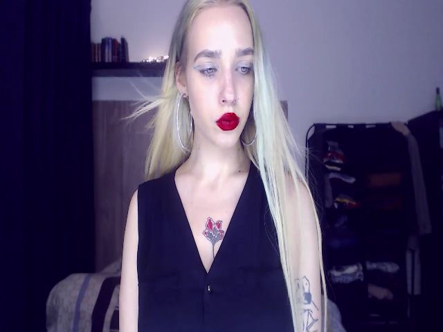 Live sex webcam photo for Miss_Linda_ #287885846