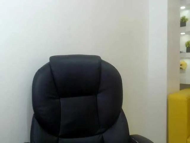 Live sex webcam photo for AgatharFox #255487935