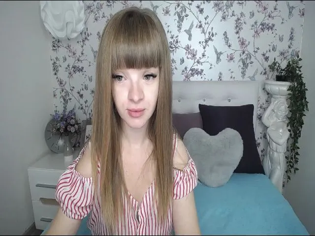 Live sex webcam photo for Ssexy_Kitty #258386166