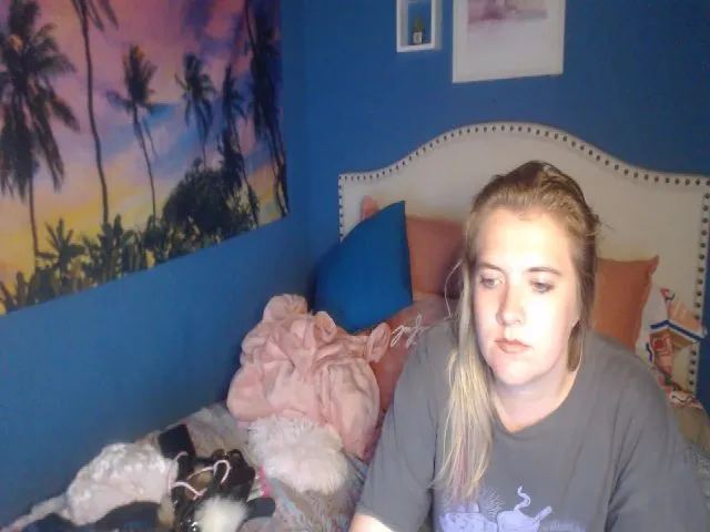 Live sex webcam photo for SnowWhiteXxxx #253642028