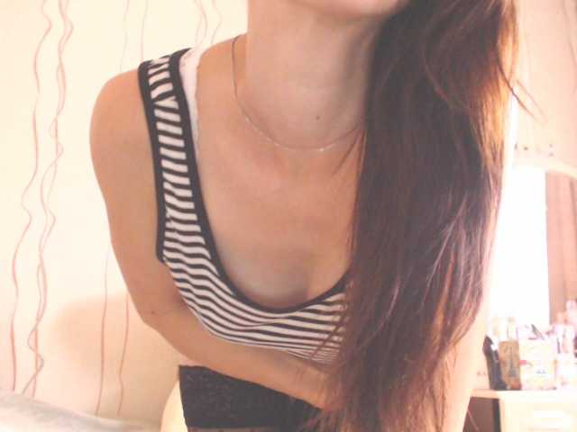 Live sex webcam photo for SexyQueen333 #263530098