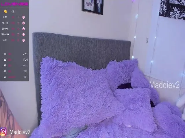 Live sex webcam photo for Maddie_tn #260342560