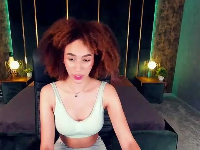 Live sex webcam photo for RaffaelaC #255253220