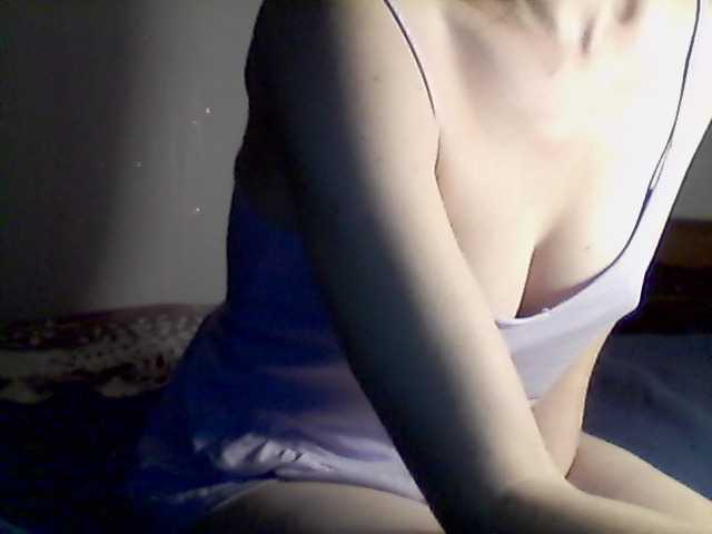 Live sex webcam photo for LorraineOSun #244348691