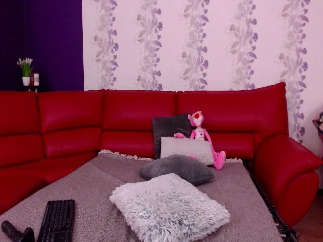 Live sex webcam photo for GiannaGoldx #257025416