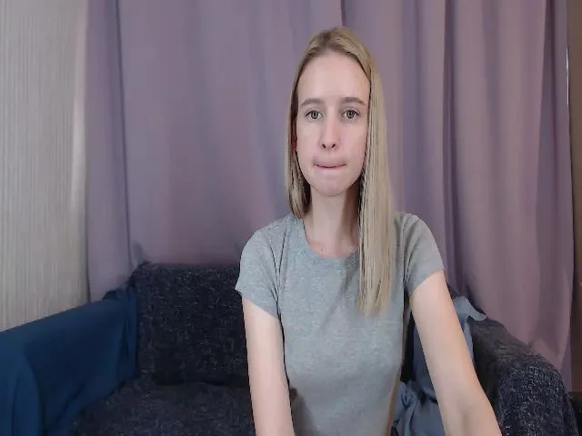 Live sex webcam photo for HotSwJenna #262958533