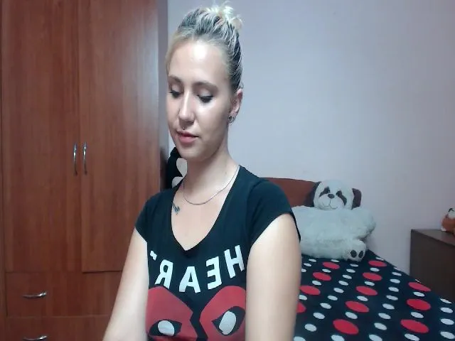 Live sex webcam photo for Tweetyboom #253277379