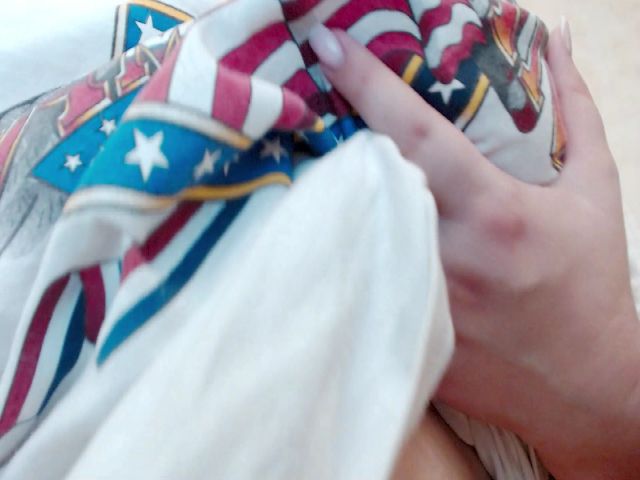 Live sex webcam photo for LOLLY_POP #255689767
