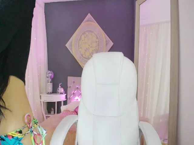 Live sex webcam photo for Karina_V #256735240