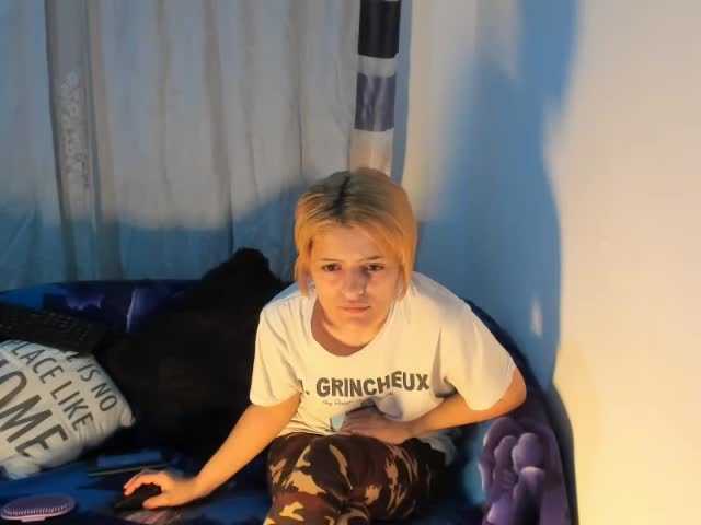 Live sex webcam photo for EllaRose29 #240909361