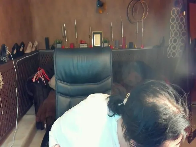 Live sex webcam photo for SerahMirabeli #257980056