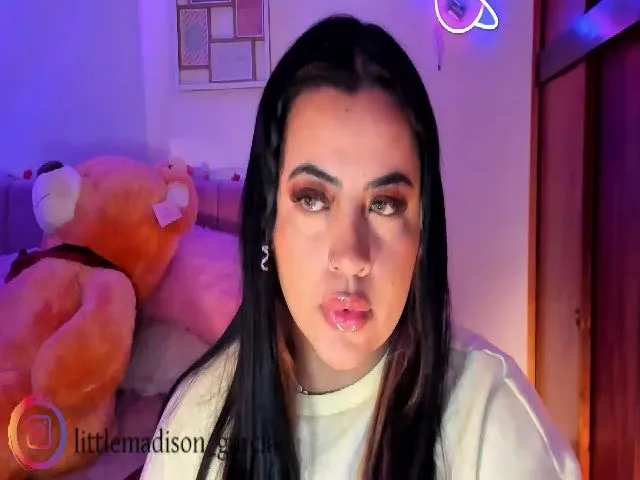 Live sex webcam photo for Madison_se #256100219