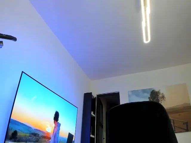 Live sex webcam photo for AlesiaTWINS #261600243