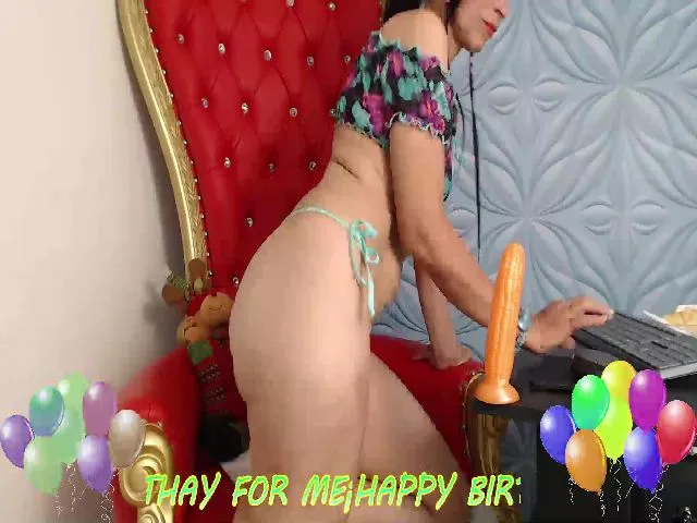 Live sex webcam photo for BlowMommy #252469688