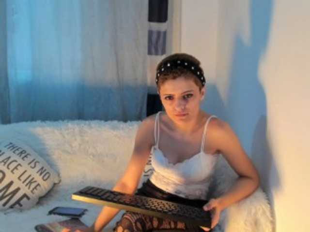 Live sex webcam photo for EllaRose29 #241024495