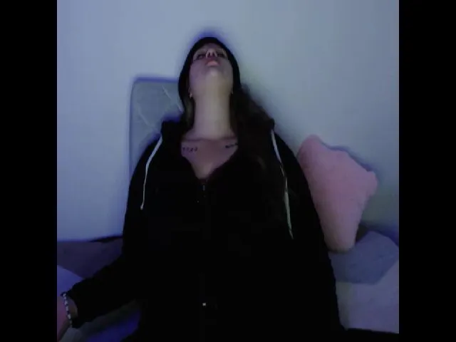 Live sex webcam photo for Xherry_wet #255302240