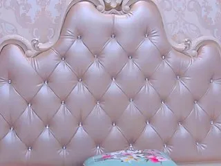 Live sex webcam photo for AngelaMyst #287940060