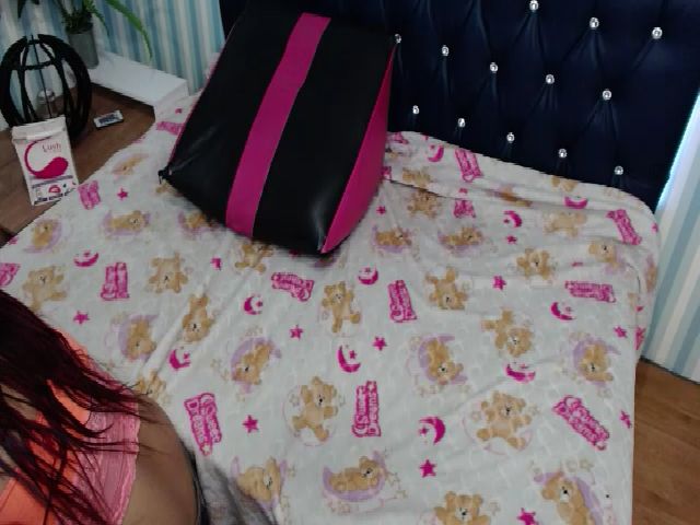 Live sex webcam photo for Victorial_ #263748142